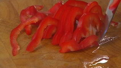 фриттата с тунцом, кабачком и сладким перцем