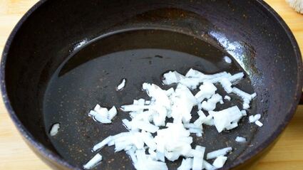 фриттата со стручковой фасолью помидорами черри и грибами