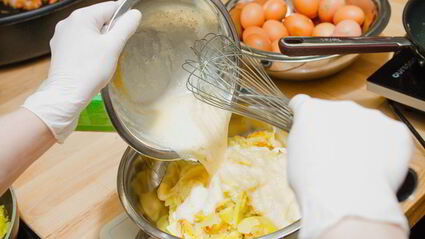 картофельно-луковый омлет