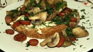 Омлет с грибами и охотничьими колбасками