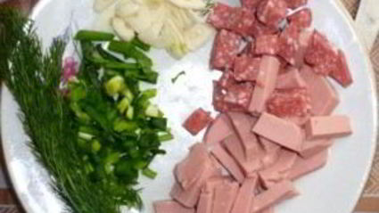 омлет с колбасой