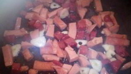 омлет с колбасой