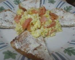 Омлет с красной рыбой