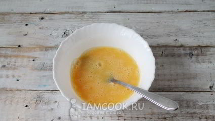 омлет с обжаренными кабачками