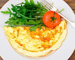 Омлет с пюре из красной фасоли