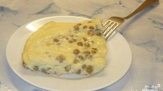 Омлет с зеленым горошком