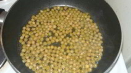 омлет с зеленым горошком