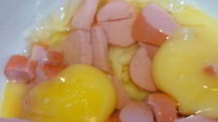 омлет в чашке в микроволновке