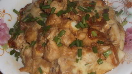 оякодон — японский омлет с рисом и курицей