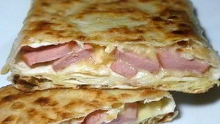 Сырный омлет Ека в лаваше