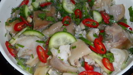 острая закуска из свиных ножек