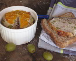 Куриный паштет с оливками и апельсинами