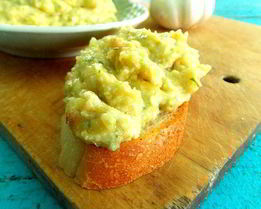 Паштет-дип из кабачков с брынзой