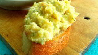 Паштет-дип из кабачков с брынзой