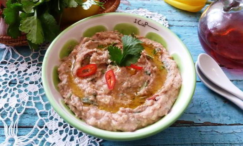 Рецепт паштета из фасоли с кинзой и паприкой