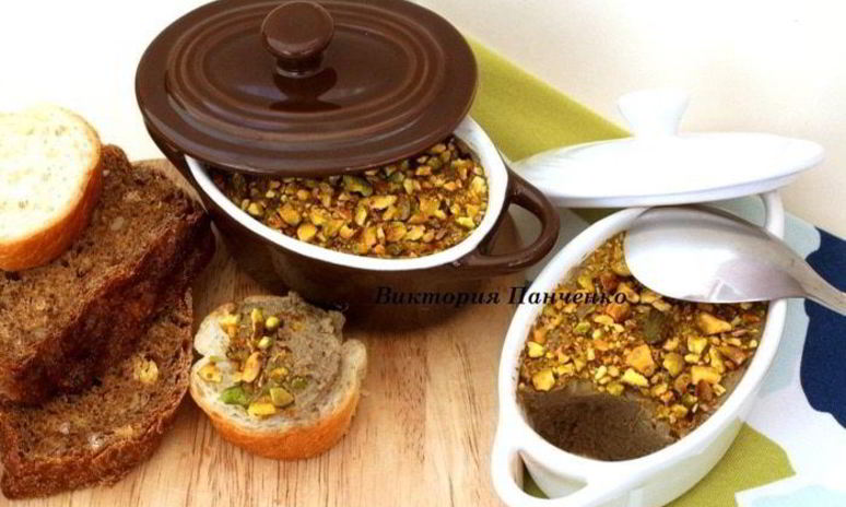 Рецепт паштета из куриной печени с авокадо и фисташками