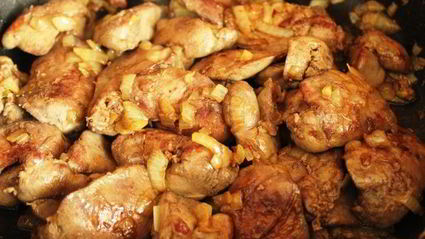 паштет из куриной печени с авокадо и фисташками