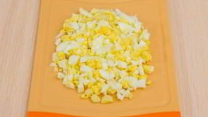 паштет из куриной печени с паприкой и яйцами