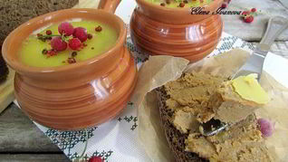 Паштет из куриных желудков с морковью и луком