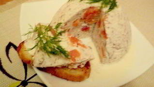 Паштет из слабосоленой семги под соусом