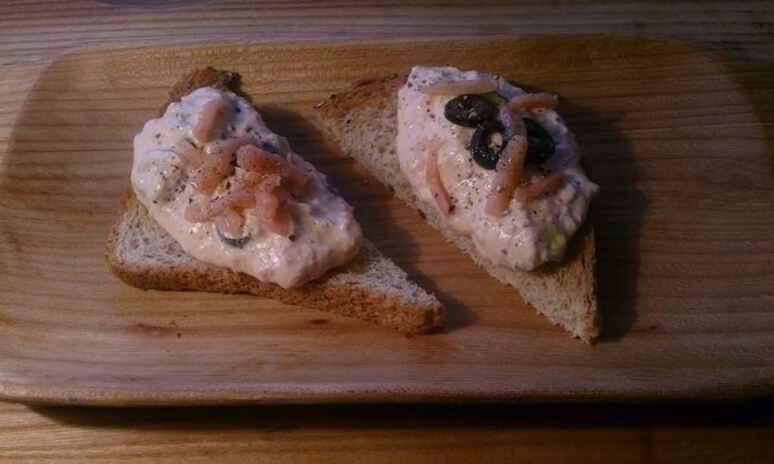 Рецепт паштета из слабосоленой семги с томатами и маслинами