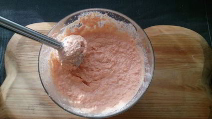 паштет из слабосоленой семги с томатами и маслинами