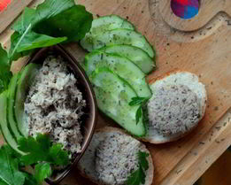 Паштет из запеченного хека с грецкими орехами