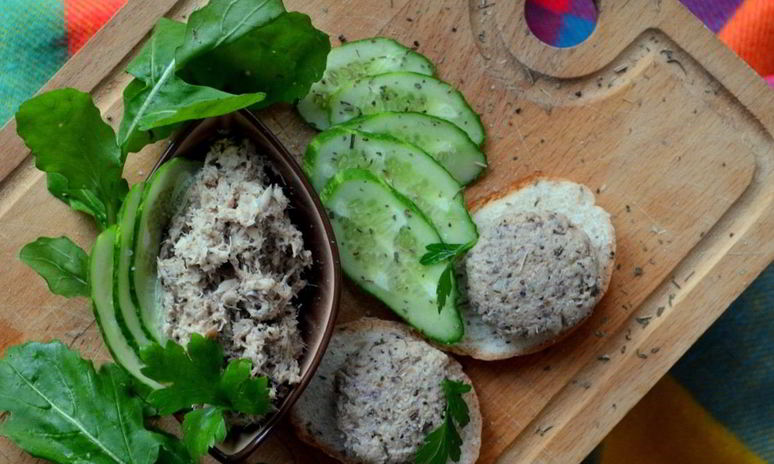 Рецепт паштета из запеченного хека с грецкими орехами