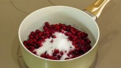 паштет под брусничным желе