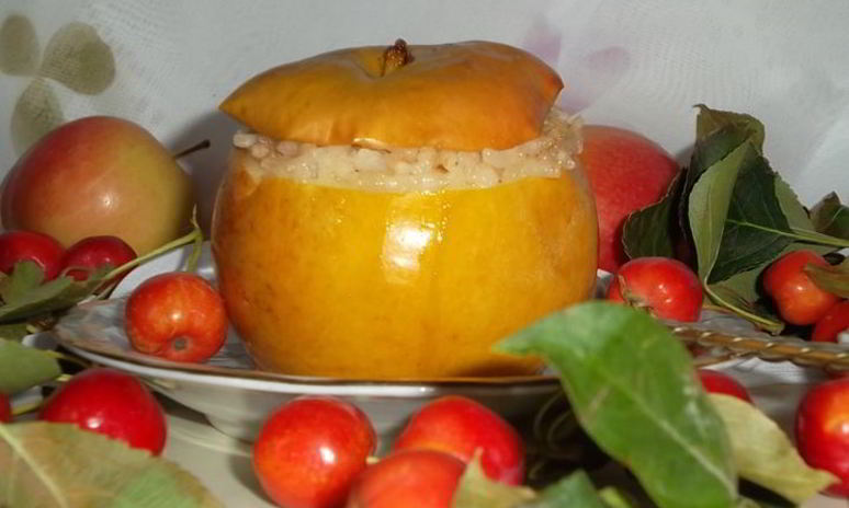 Рецепт печеных яблок, фаршированных рисом