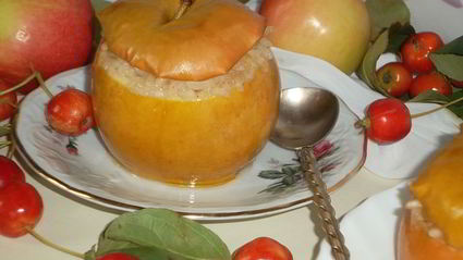 печеные яблоки, фаршированные рисом