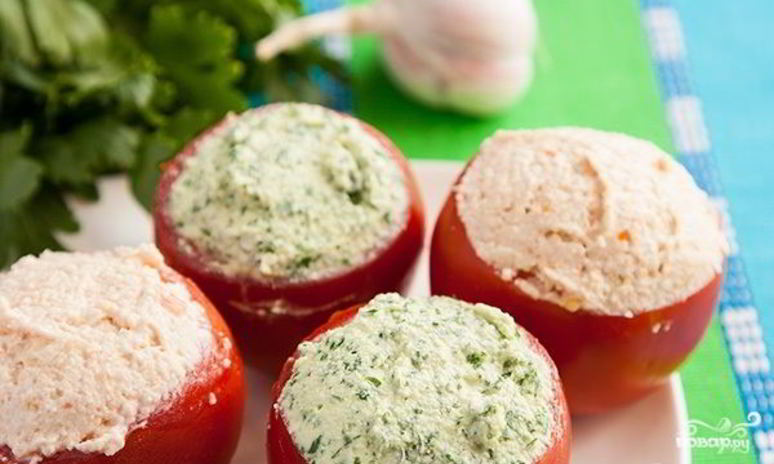 Рецепт помидоров с сырной начинкой