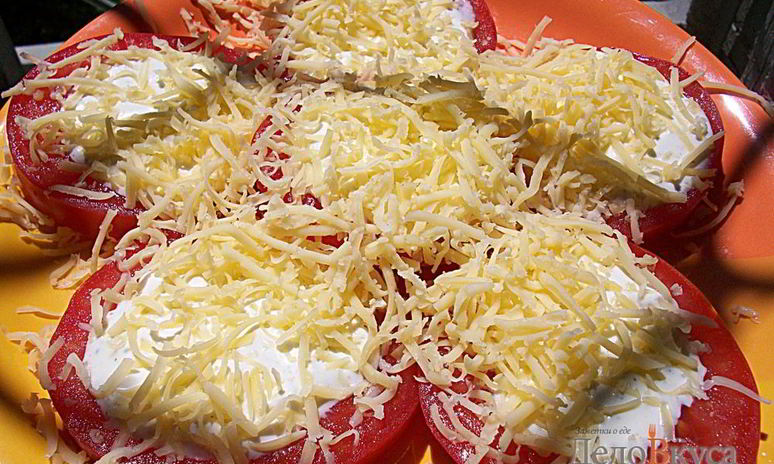 Рецепт помидоров с сыром и чесноком