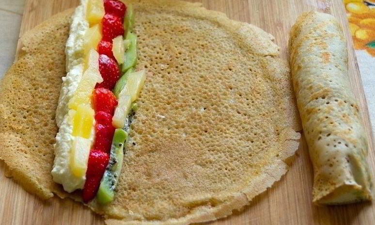 Рецепт легких сладких роллов с творожно-фуктовой начинкой