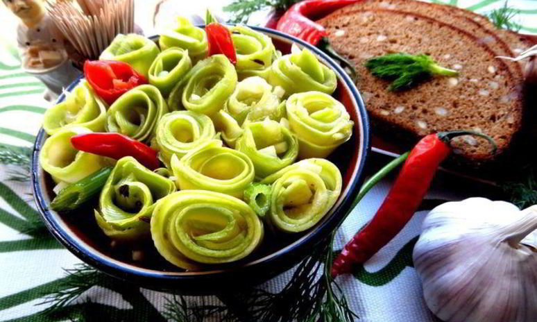 Рецепт маринованных роллов из молодых кабачков