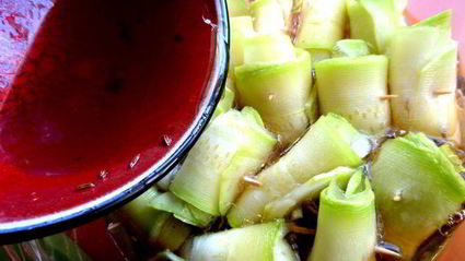 маринованные роллы из молодых кабачков