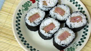 Роллы с колбасой