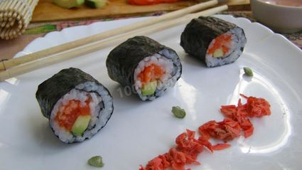 роллы с лососем