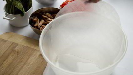 спринг-роллы с курицей