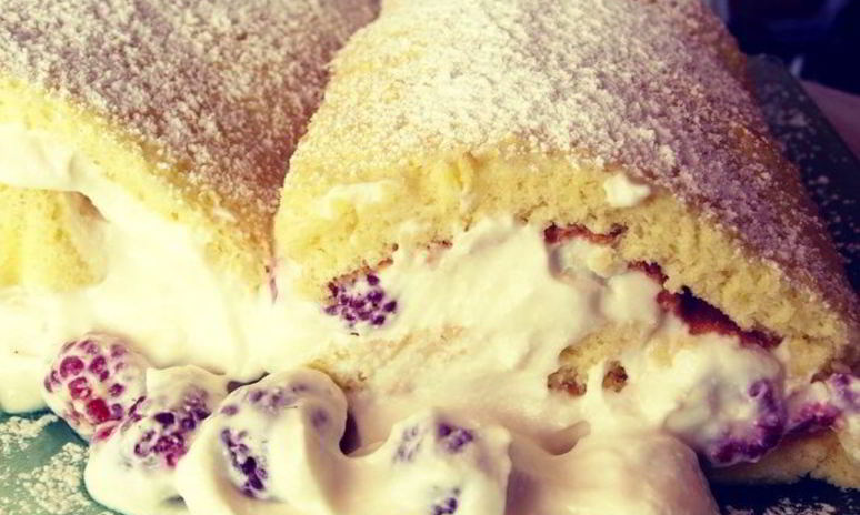 Рецепт бисквитного рулета с творожной начинкой