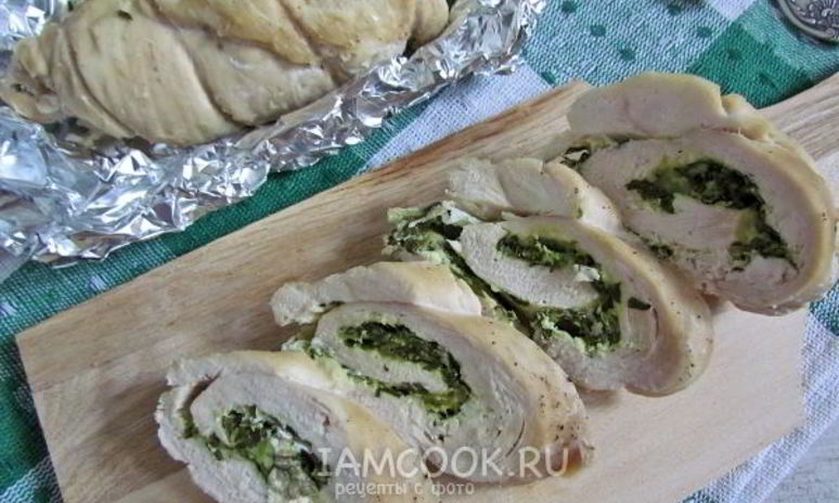Рецепт куриных рулетиков с брынзой и шпинатом