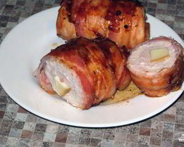 Куриные рулетики с копченым сыром