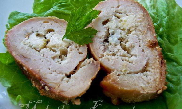 Рецепт куриных рулетиков с сыром фета и ароматной заправкой