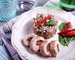 Куриные рулеты с моцареллой, шпинатом и вялеными томатами