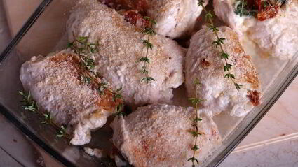 куриные рулеты с моцареллой, шпинатом и вялеными томатами