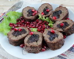Мясной рулет с черносливом