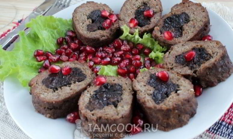 Рецепт мясного рулета с черносливом