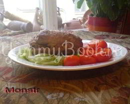 Мясной рулет с дижонской горчицей и бананами