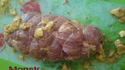 мясной рулет с дижонской горчицей и бананами