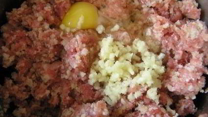 мясной рулет с сыром и зеленью